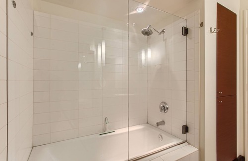 Corbett - Terwilliger - Lair Hill Condo | Portland Waterfront Condo w/Views of Mt. St. Helens