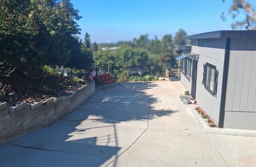 Fletcher Hills Cottage | Prestigious location with a view