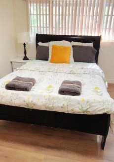 Hacienda Heights House | Pretty bedroom private bathroom