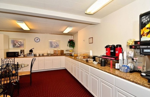 Ontario Hotel | Prime Location! Indoor Pool, Free Breakfast & Parking, Pets Allowed