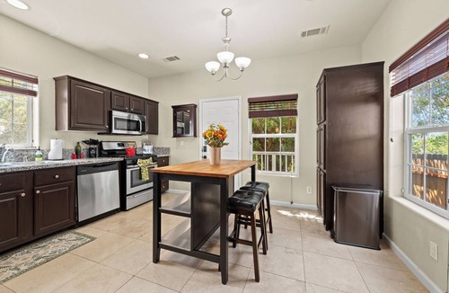 Stockton House | Prime Location: Modern Comfort 5 Minutes from Zoo, Beach & Downtown