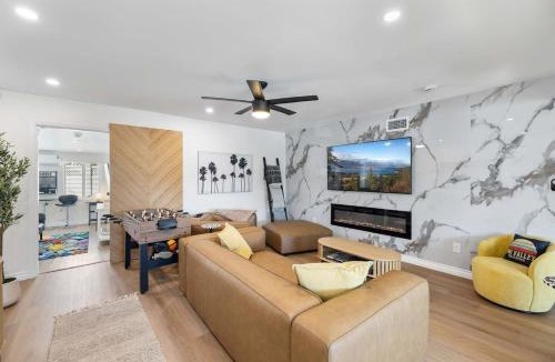 Simi Valley House | Private 3BR Home - Hot Tub, Yard, Arcade & Parking