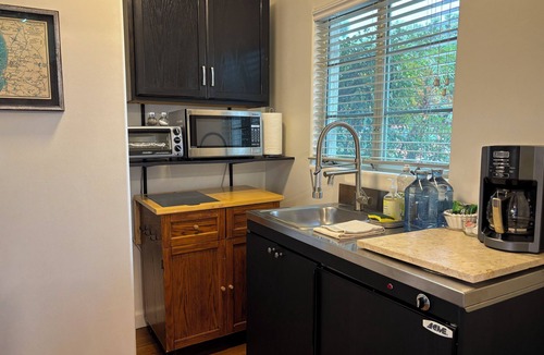 Covenant Apartment | Private Casita with Views, Pool, Spa & Designer Touches