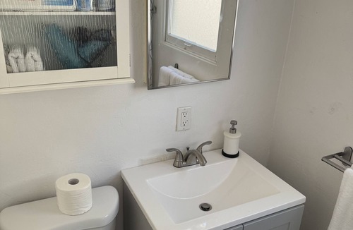 Ocean Beach Cottage | Private cottage in the heart of Ocean Beach