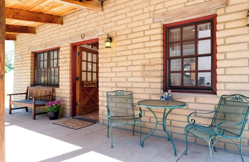 Ahwahnee Cottage | Private cottage with Kitchenette: Your Romantic Hideaway near Yosemite