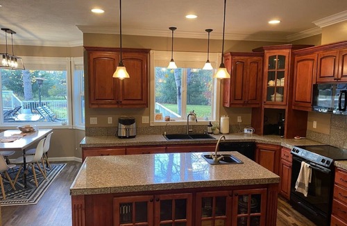 Marcola House | Private country property only minutes from town.
