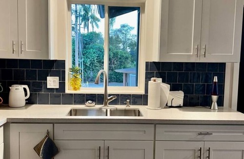 Vista House | Private detached 1 bedroom bungalow in lovely Vista with AC