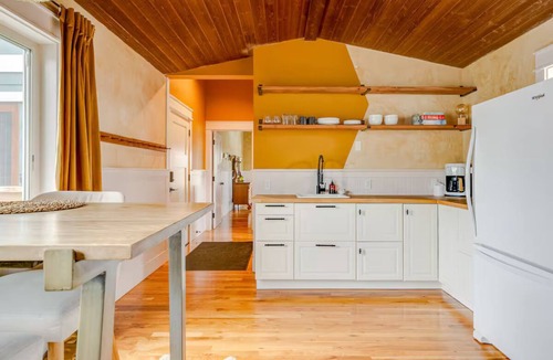 Old Bend Apartment | Private Guest Suite in the Heart of Old Bend
