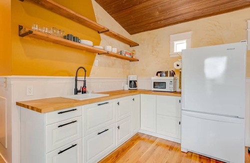 Old Bend Apartment | Private Guest Suite in the Heart of Old Bend