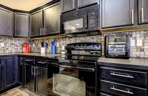 Kennewick House | Private Home & Yard, 2 Car Garage 3/2 #1857