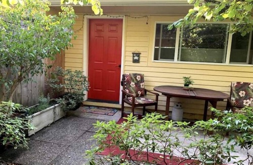 Amazon Apartment | Private & Light - Walk to U of O!