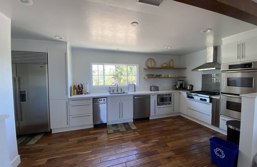 Temecula House | Private modern barn custom home, mini golf, ping pong.Best location.