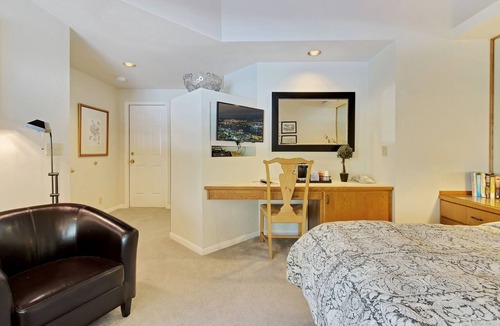 Century West Hotel | Private Mt. Bachelor Village suite in Bend with access to resort hot tubs/pool