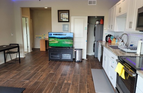 Edgewood House | Private Newer Suite Laundry n Full Kitchen between Seattle Tacoma
