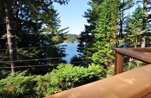 Dunes City House | Private One-Acre Woahink Lake View Retreat, Hot Tub & Dock Access