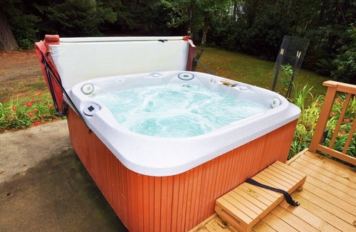 Dunes City House | Private One-Acre Woahink Lake View Retreat, Hot Tub & Dock Access