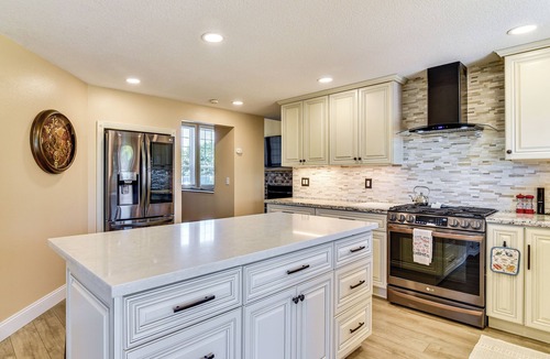 Five Corners House | Private Outdoor Space 9 Mi to Downtown Vancouver!