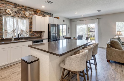 Stockton House | Private Patio & Yard! Family Getaway in Stockton