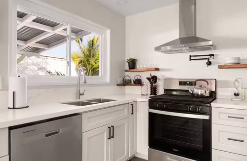 Clairemont House | Private Pool & Hot Tub | 4BR | AC | Sleeps 10