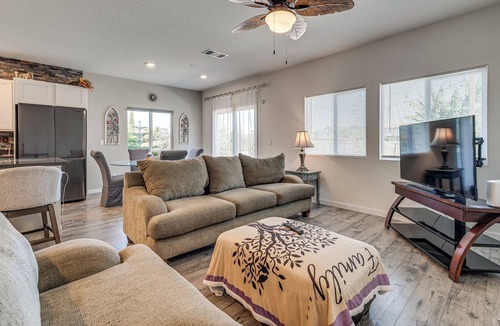 Stockton House | Private Pool & Yard! Family Getaway in Stockton