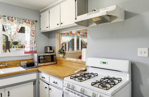 Bakersfield Apartment | Private Pool & Yard! Family Getaway in Bakersfield