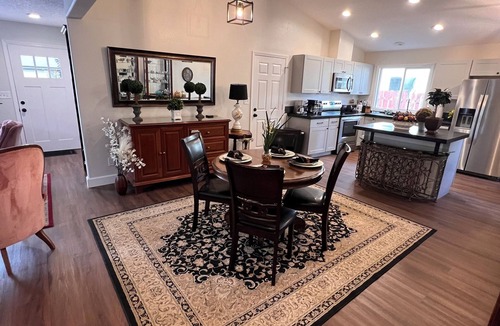 Canby House | Private Residence Near Downtown & Amenities