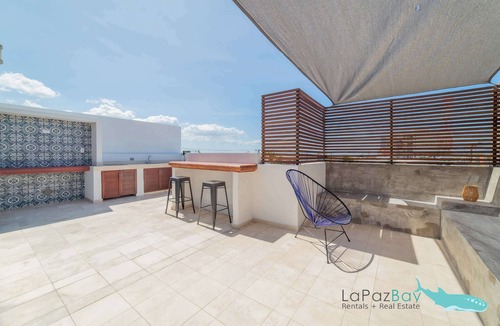 La Paz House | Private Rooftop, Walk to Malecón, Gated Stay