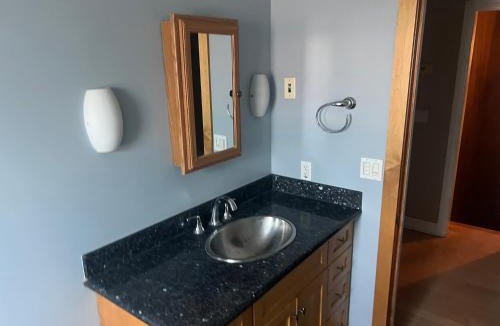 Burbank House | Private room with Fridge - Mini Mansion