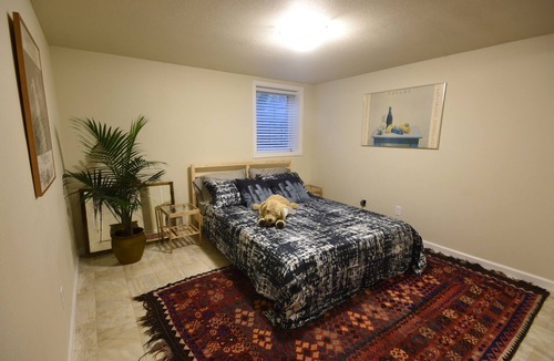 Hazelwood Apartment | Private spacious 2BR/1.5BA flat, stylish with all the comforts of home.