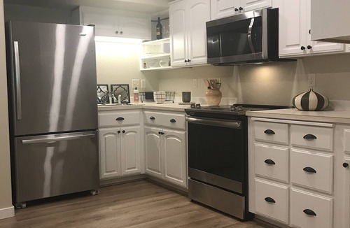 McMinnville House | Private Wine country daylight basement (1 bd, 1 ba, kitchen, living, patio)