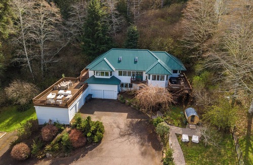 Neskowin House | Proposals Estate- Curated Coastal Retreat, Sauna, Fire Pit, 5BR & Sweeping Views