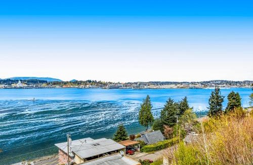 Retsil House | Puget Sound Sanctuary Entire Home