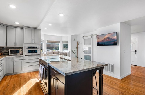 Burley House | Puget Sound Waterfront | Eagles, Orcas & Mt. Rainier Views