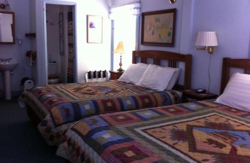 Portola Bed & Breakfast | Pullman House Inn
