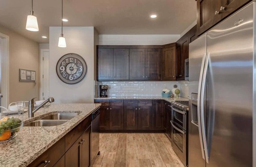 Santa Clara Condo | PVZ 85| Balcony HotTub W/RedRock Views*WaterPark