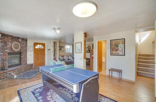Whispering Forest House | Quaint Big Bear Home w/Hot Tub: 4 Mi to Skiing!