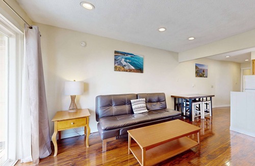 Lincoln City House | Quaint Condo with Ocean Views and Easy Beach Access Dogs OK