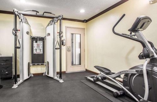 Shelltown Hotel | Quality Inn San Diego I-5 Naval Base