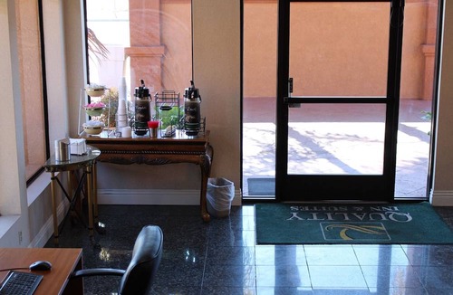 Mira Costa Hotel | Quality Inn & Suites Oceanside near Camp Pendleton