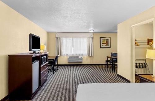 Hazel Dell South Hotel | Quality Inn & Suites Vancouver - Hazel Dell