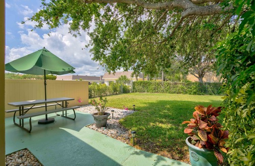 Tequesta Apartment | Queen Bed, Kitchenette, Free Parking - Room 1