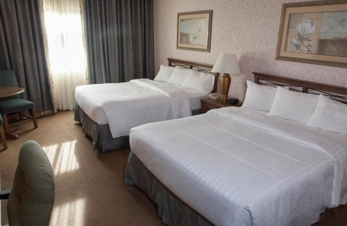 Raisin Hotel | Quick Access to Fresno Airport – Comfortable Stay with Shuttle & Parking