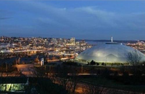 Eastside Apartment | Quiet, convenient Commencement Bay & city views!