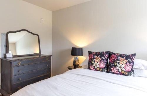 Eastside Apartment | Quiet, convenient Commencement Bay & city views!