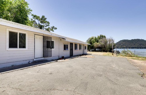 Clearlake House | Quiet Lakefront Clearlake Vacation Rental!