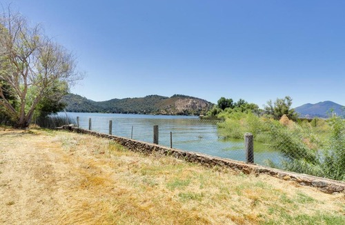 Clearlake House | Quiet Lakefront Clearlake Vacation Rental!