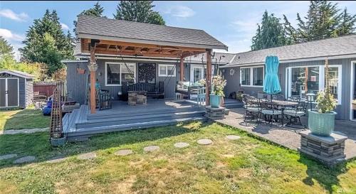 Des Moines House | Quiet Modern Stay Near SeaTac & Hospitals