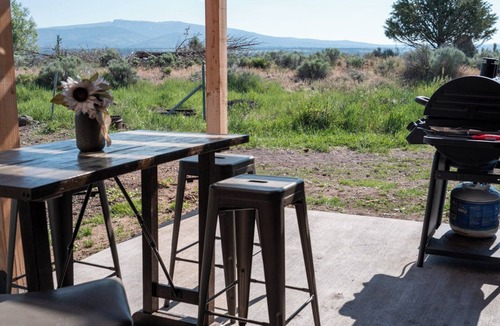 Bly House | Quiet, peaceful, get out of the hustle game and appreciate logging history.