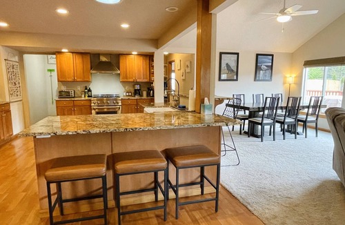 Woodstock House | Quiet Spacious Woodstock Retreat with large backyard