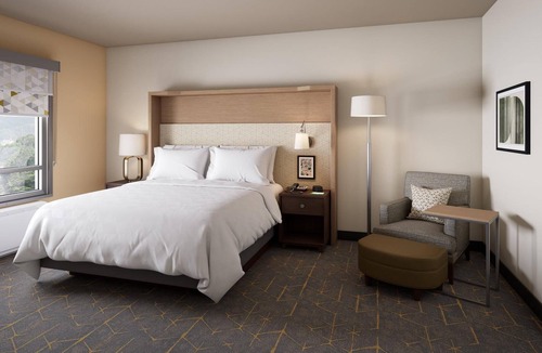 Barstow Hotel | Quiet Stay w/Free Breakfast + Parking Near Harvey House Museum – 10 Min Drive